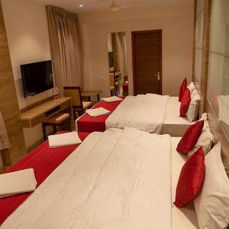 קנצ'יפוראם The Paradise Hotel - Luxury Stay מראה חיצוני תמונה