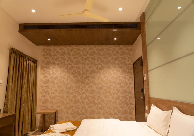 קנצ'יפוראם The Paradise Hotel - Luxury Stay מראה חיצוני תמונה