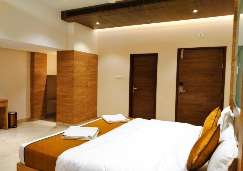 קנצ'יפוראם The Paradise Hotel - Luxury Stay מראה חיצוני תמונה